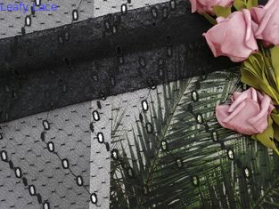 Ojeteador negro Mesh Fabric de Dot Embroidered Mesh Lace Fabric del poliéster