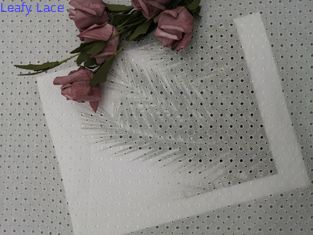 Tela del ojeteador de Sakura Cherry Blossom Thread White Embroidered