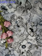 La lentejuela floral del cordón del 125CM bordó la tela para las blusas del vestido