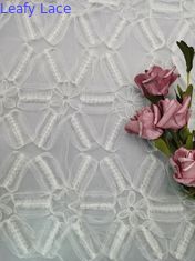Tela floral blanca Mesh Cording Embroidery del cordón de la tela 3D del cordón del ganchillo