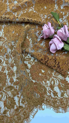 Color marrón Chenille Hielo Floral bordado de bordes de encaje Tejido por el patio vestido para mujeres vestido