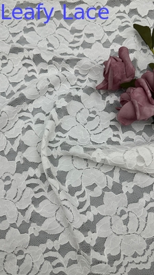 55 pulgadas de ancho Nylon Spandex Blanco Color Estiramiento Floral Diseño de encaje elástico Tejido con vieira Para mujeres de moda vestimenta