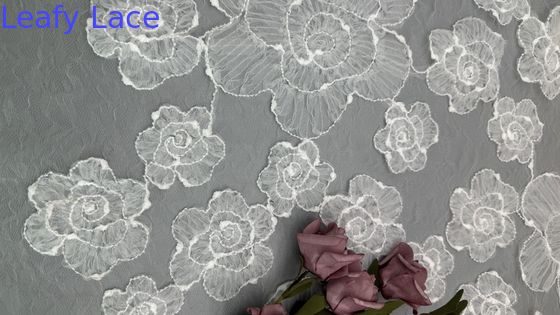 Tejido de encaje bordado de estilo vintage 3D Floral Blanco Tulle encaje para proyectos de boda de novia