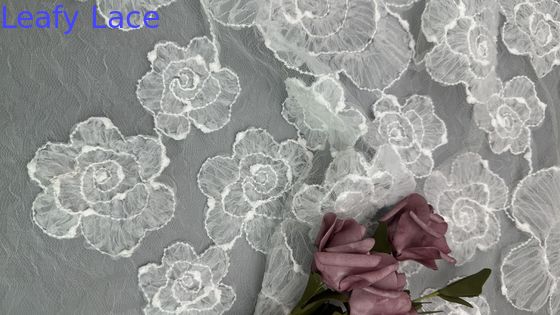 Tejido de encaje bordado de estilo vintage 3D Floral Blanco Tulle encaje para proyectos de boda de novia