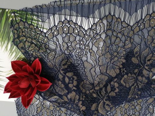 Tela metálica del cordón del borde de la concha de peregrino de Lurex de la pestaña para señora Dress Garment