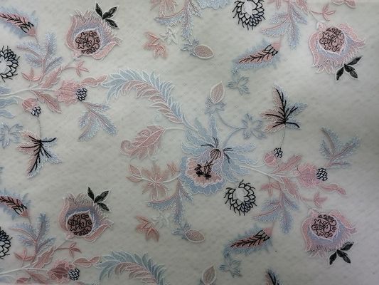Tela bordada coloreada floral del cordón para la ropa de las mujeres