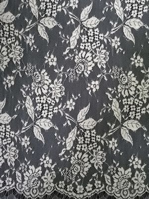 Tono - tela floral de la ropa de Tone White Black French Chantilly