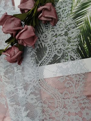 La concha de peregrino de nylon de la pestaña del gris el 100% ata la tela floral del cordón 3D