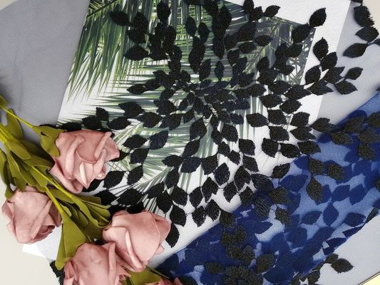 Tela floral azul real agraciada del cordón del bordado 3D para el vestido de la niña