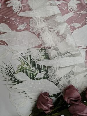 El laser blanco cortó la tela del cordón del Cutwork del bordado de Applique de Tulle
