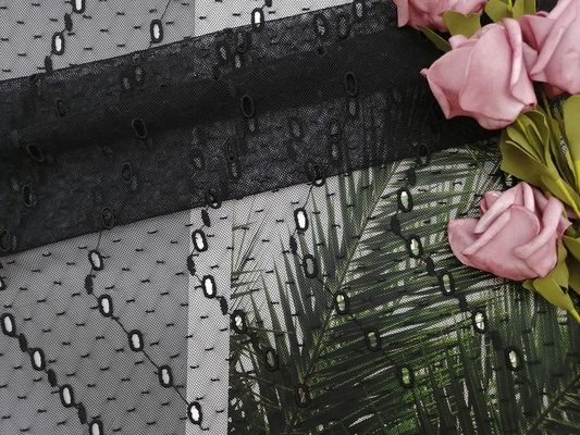 Ojeteador negro Mesh Fabric de Dot Embroidered Mesh Lace Fabric del poliéster