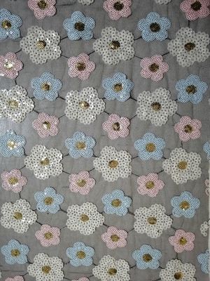 Tela bordada floral del cordón de la lentejuela