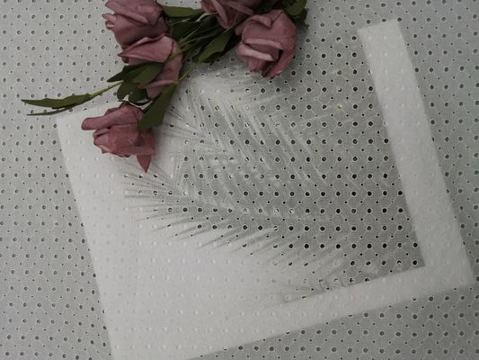 Tela del ojeteador de Sakura Cherry Blossom Thread White Embroidered