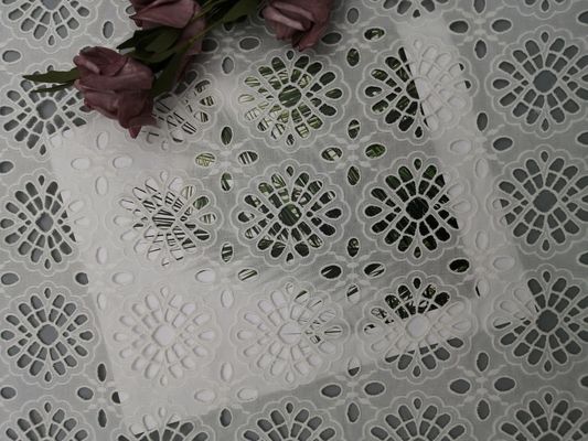 Ojeteador Mesh Laser Cutting Cotton Fabric para el vestido femenino