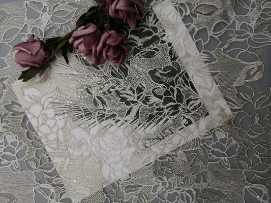 60 yardas de Lurex de la lentejuela de tela blanca de marfil metálica del cordón