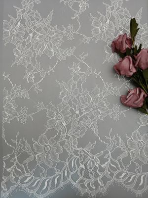 Tela floral el 145CM blanca de nylon de Tulle Mesh Fabric Embroidery Soft Lace del cordón del 100%