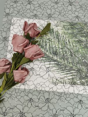 El 142CM por todo el bordado de plata del contraste del poliéster del ajuste floral suizo del cordón