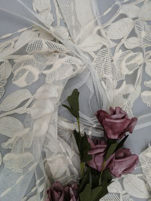 Paño floral de Tulle del algodón del bordado de la cama atada beige de la tela
