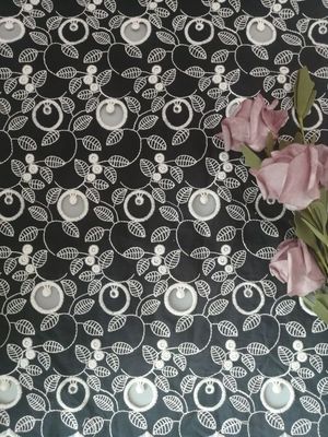 La gasa 100% del algodón bordada ojetea la tela dos - Tone Lace