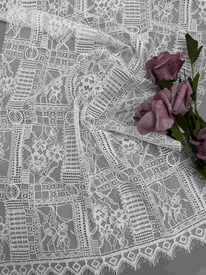 La tela floral blanca del cordón del 140CM Geo en la composición de nylon del algodón AZO libera