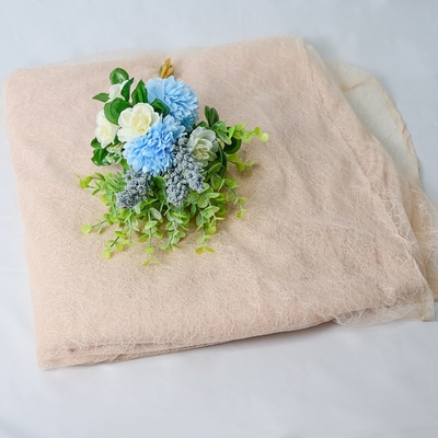 Tela bordada escarpada OEKO - Tex Standard de Tulle del cordón de la capa floral poner crema